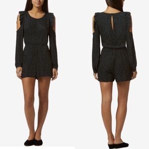 Avec les Filles Lucy Cold Shoulder  Jumper Sz. L